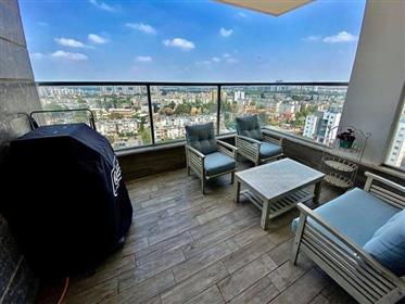 Apartament nou, spațios, luminos și liniștit, în Kiryat Gat 