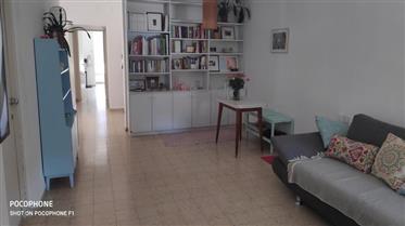 Spacious, bright and quiet apartment, 114 Sqm, in Jerusalem