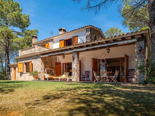 Exceptional Property With Spectacular Panoramic Views, Surrounded By Nature