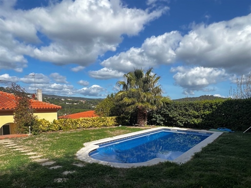 Sunny Villa With Pool
