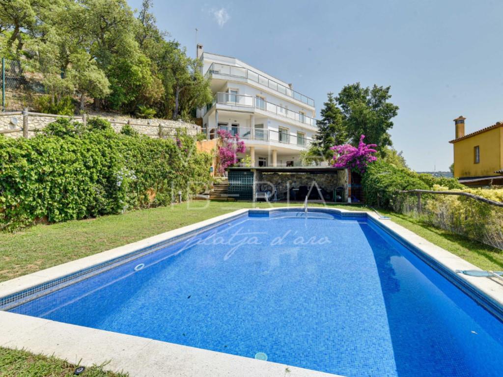 Villa Mimosas - Space, luxury and endless views in the heart of the Costa Brava