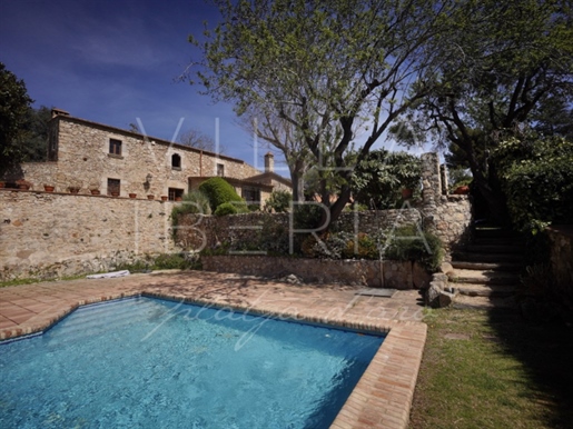 Charming Catalan Farmhouse In The Centre Of Castell D'aro