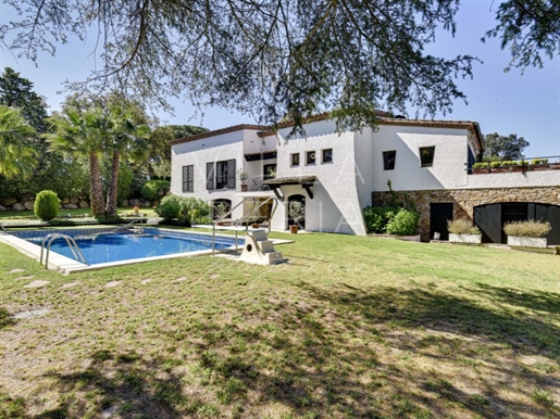 Elegant And Comfortable Residence In The Golf Costa Brava