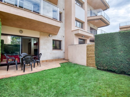Impeccable Ground Floor Apartment With Garden, Very Close To The Beaches