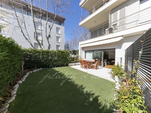 Groundfloor Apartment With Private Garden In Mint Condition