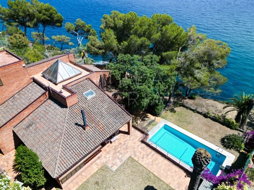 Magnificent Villa With Direct Access To The Sea In Cala Sant Francesc