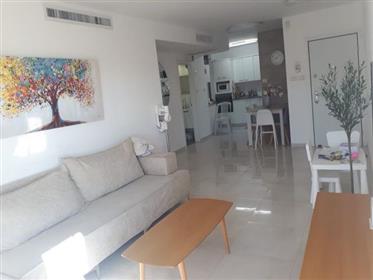 Bargain!!! excellent for investment, 3 rooms apartment, in Jerusalem 