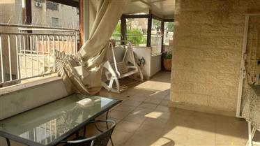 Casa en la mejor ubicación en Pisgat Ze'ev, 200 Metros Cuadrados, Jerusalén