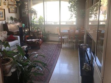 Krásny byt, priestranný, svetlé a tiché, 85Sqm, v Jeruzaleme 
