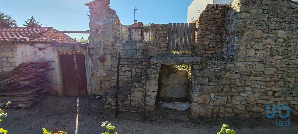 Home / Villa in Cernache with 160,00 m²