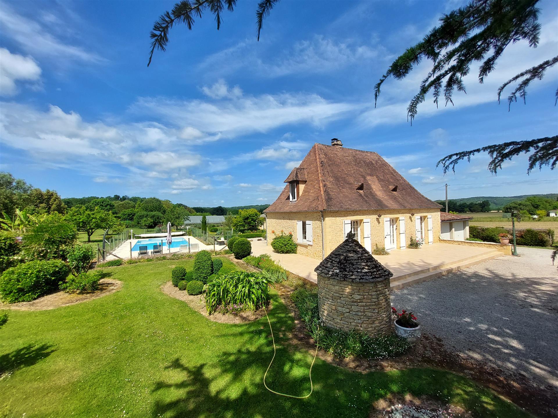 Charming Dordogne Property with guest house and pool