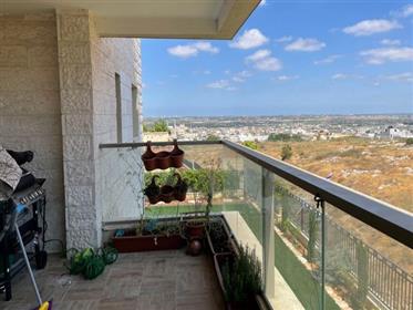 Precioso apartamento nuevo, 148Sqm, frente a una vista aturdimiento, en Tzur Yitzhak