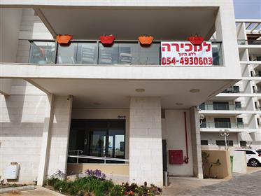 Fantastisk ny lejlighed, 5 værelser, 120Sqm med havudsigt, i Nahariya