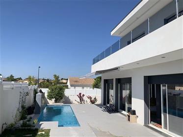Luxury house 7 rooms /4 bedrooms for sale in Béziers, France
