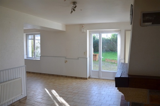 Val d'Erdre-Auxence sector, Maine-et-Loire (49), 6-room house on one level.