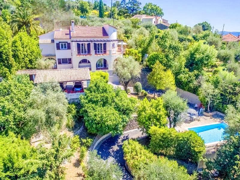 Arhitektonska vila Hispano Moorish stil, bazen i uređeni vrt, panoramski pogled 
