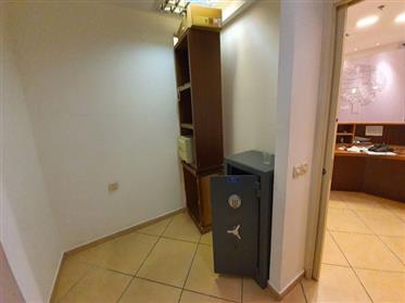 Variety of renovated offices for rent, modern building, in Petah Tikva