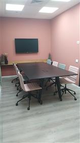 Large and luxurious Office for rent, in Petah Tikva