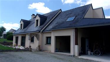 4 lôžkový dom v krásnej dedinke v Morbihane (56) - Guehenno