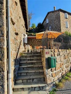 Ρουστίκ επιπλωμένη εξοχική κατοικία στο Ardèche
