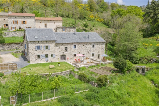 Favorite!! Margeride (Lozère), renovated farmhouse, comfort, calm and nature 15 minutes from the