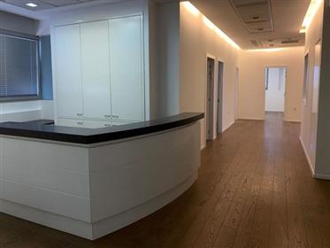 Luxurious Office for sale, 305 Sqm, in Ra'anana