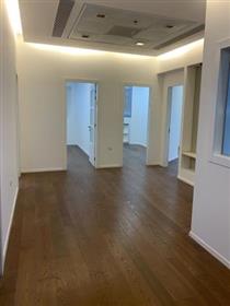 Luxurious Office for sale, 305 Sqm, in Ra'anana