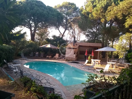 Large Provencal property 15 minutes from the beaches