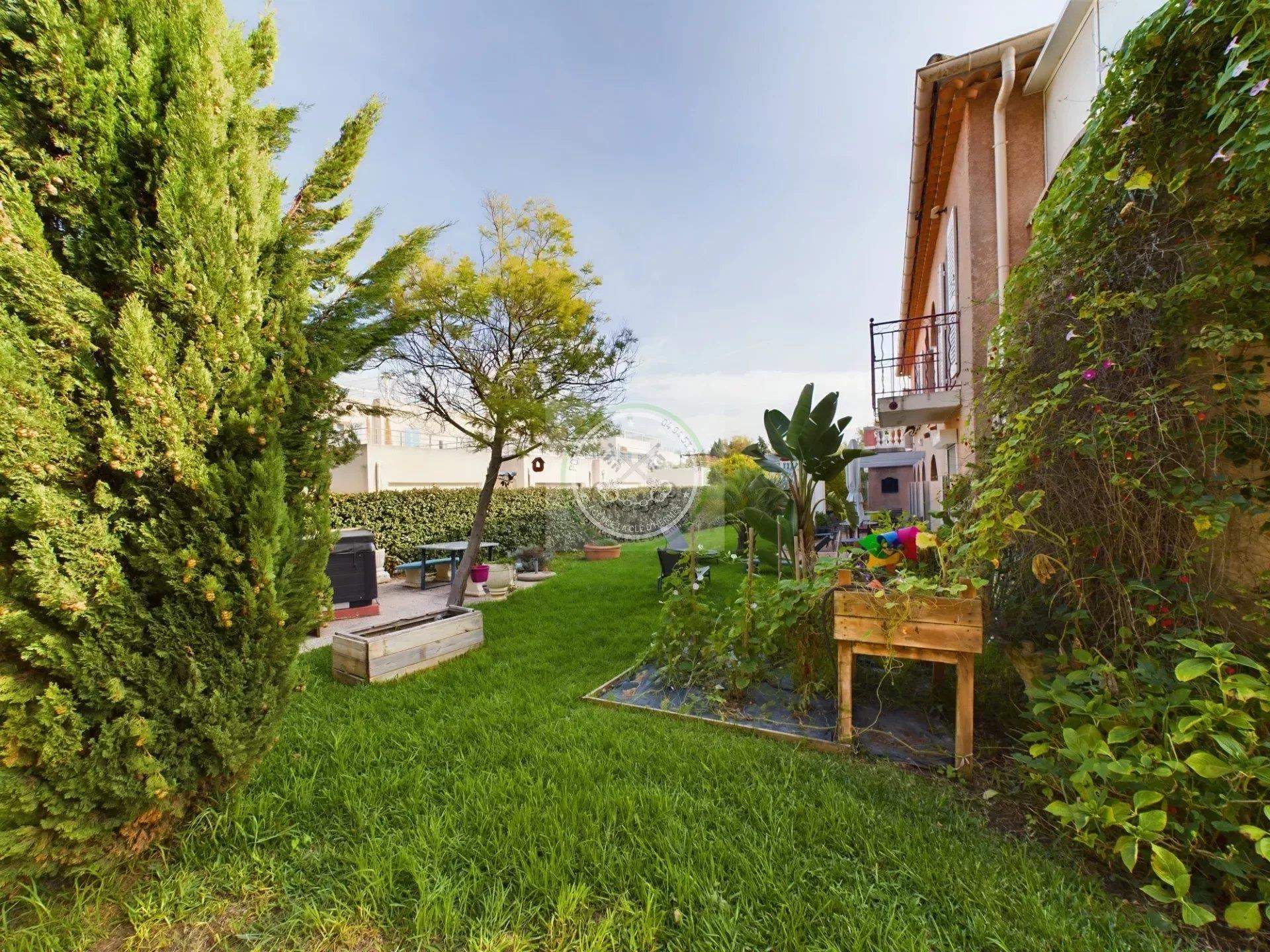 Magnificent 5 Bedroom T7 Villa In Exceptional Seaside Domain Surrounded By A Lake, Swimming Pool And
