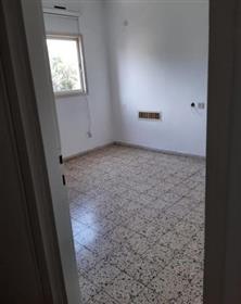 4 roms leilighet til salgs, 90Sqm, førsteklasses beliggenhet, i Rishon Lezion