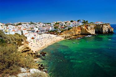 Carvoeiro, large villa/possible guesthouse