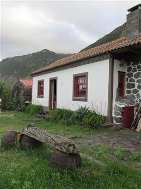 Azoren, São Jorge, Haus in Fajã da Caldeira de Santo Cristo
