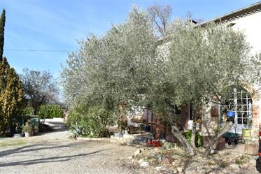 Montagne Noire, charm and authenticity for this renovated property with guest house, pump