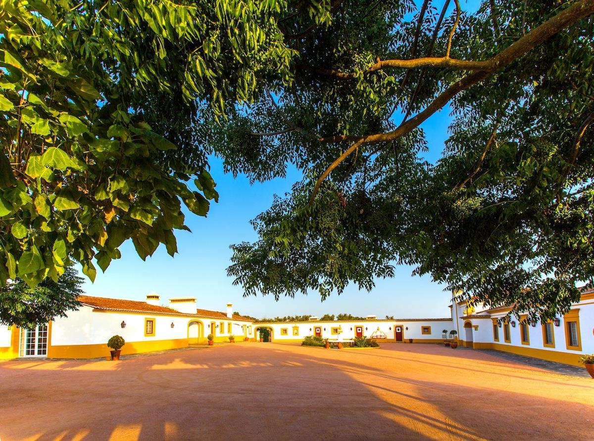 Homeland met luxe landhuis in de wijk Evora