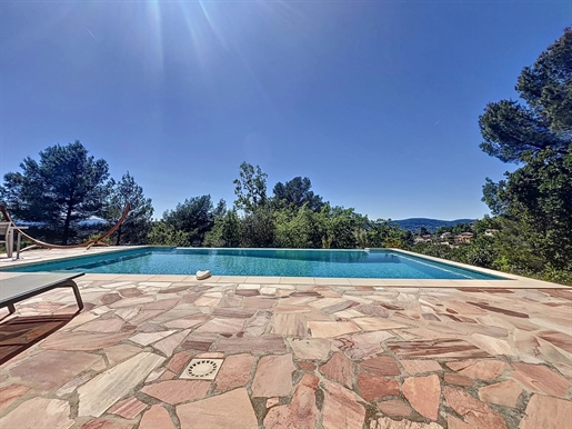 Großzügige Villa, großes Grundstück, Pool, Garage, Panoramablick, in Draguignan