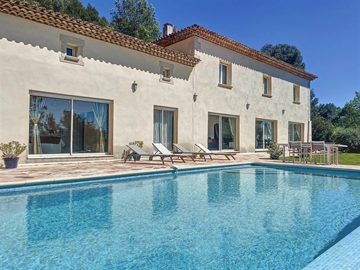 Großzügige Villa, großes Grundstück, Pool, Garage, Panoramablick, in Draguignan