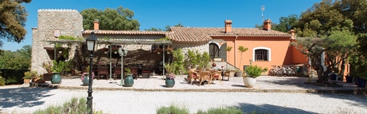 17Th century bastide nestled in the heart of 2.8 hectares in Besse sur Issole