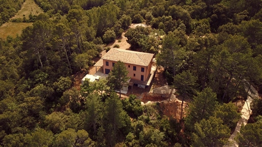 Set van twee villa's op een perceel van 2,4 uur met panoramisch uitzicht