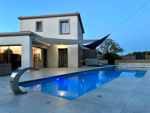 150 m² villa (286 m² in total) with a pool, hammam, jacuzzi, nestled on a 1350 m² plot.