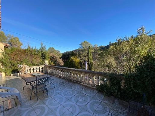 Carcès - Two-bedroom house with garden and pool, nestled in the heart of an exceptional and peaceful