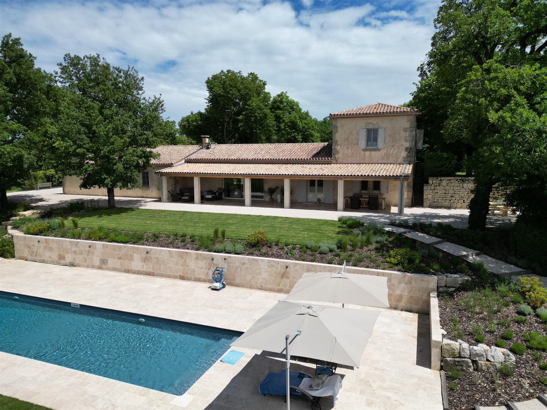 Casa de pedra totalmente renovada