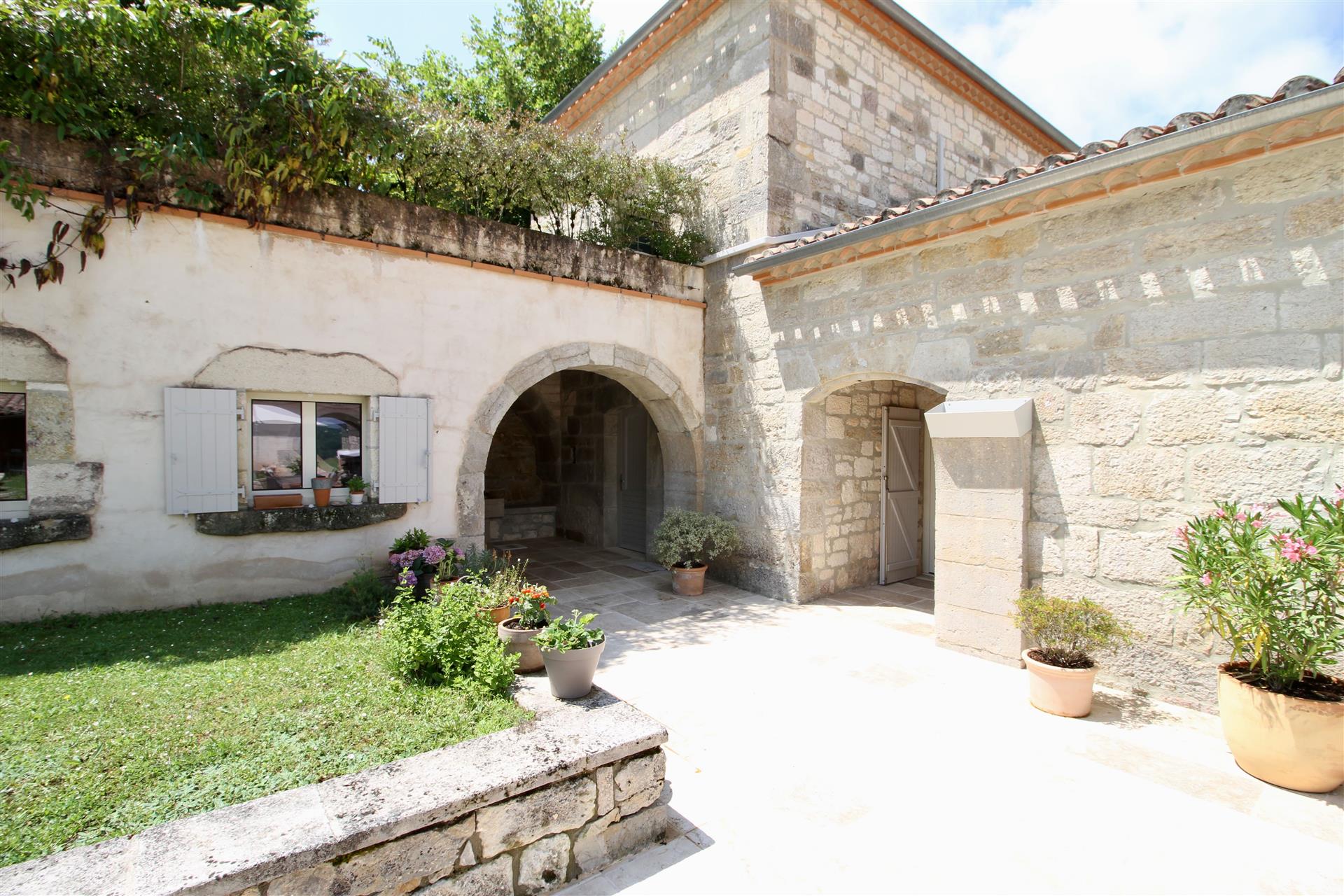 Casa de pedra totalmente renovada