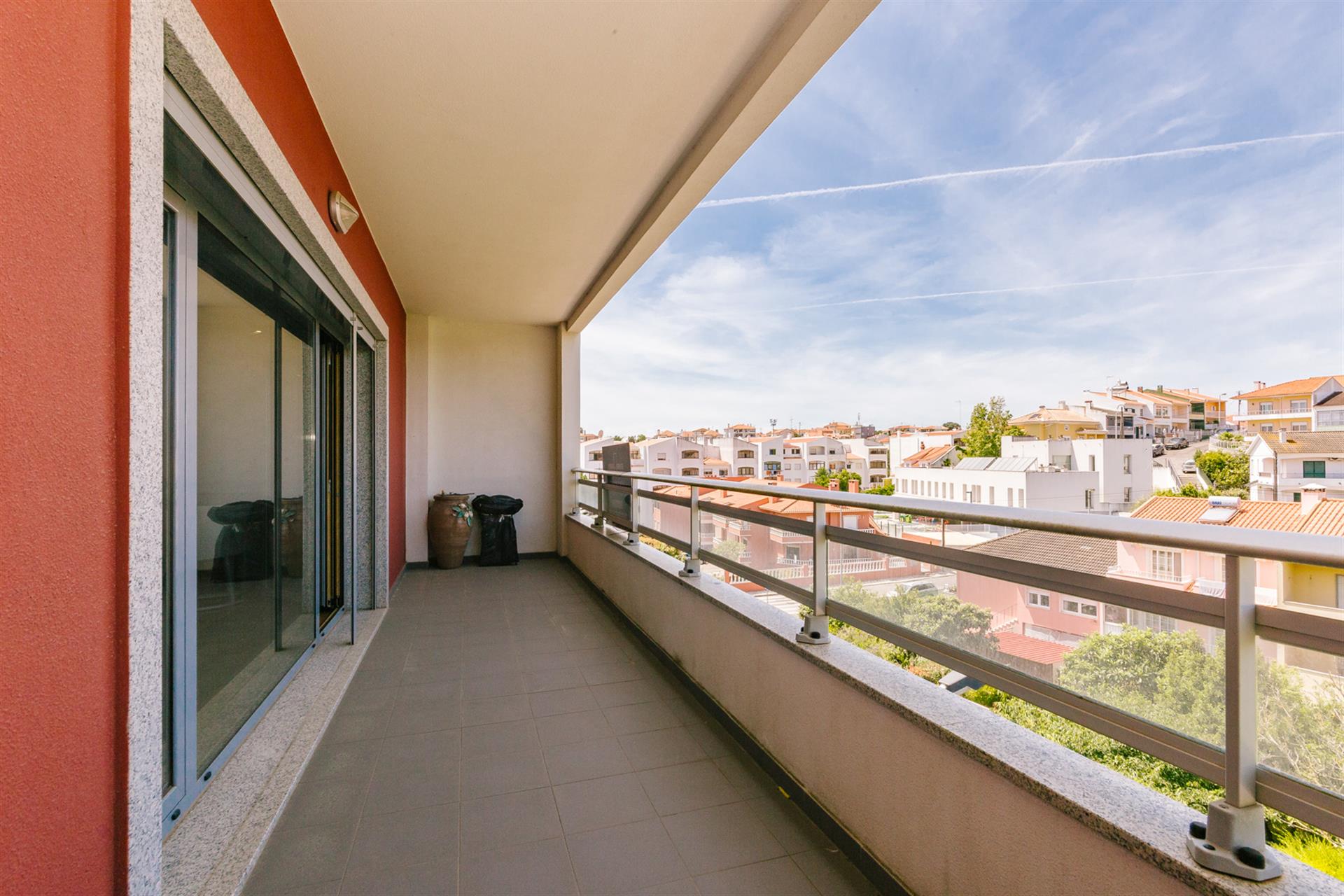   Apartamento T2 Estoril -conforto, espaço e vista desafogada