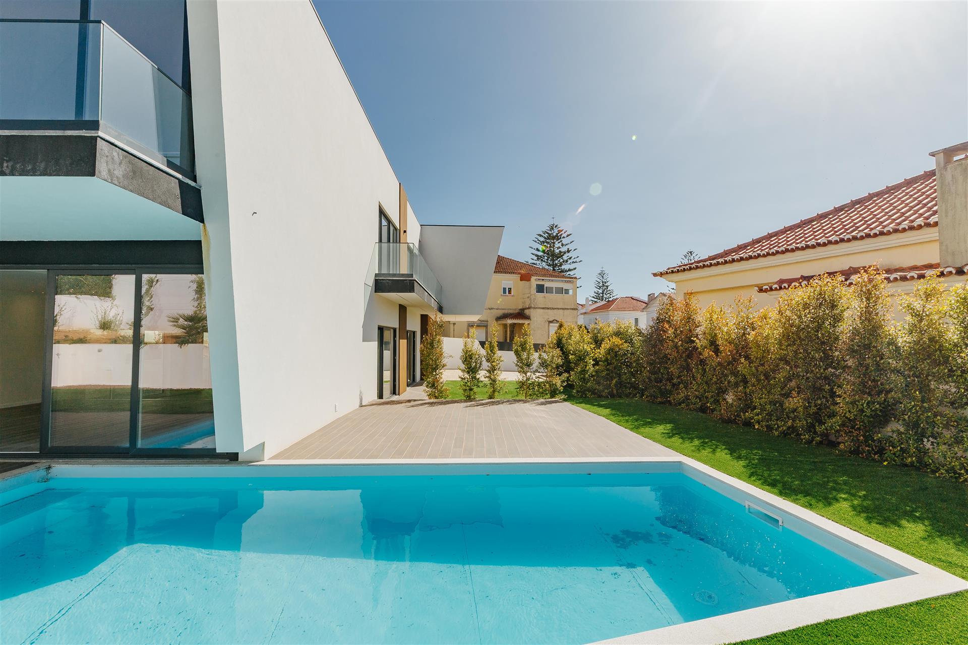  The House of Your Dreams in Parede – New, with Garden and Pool 