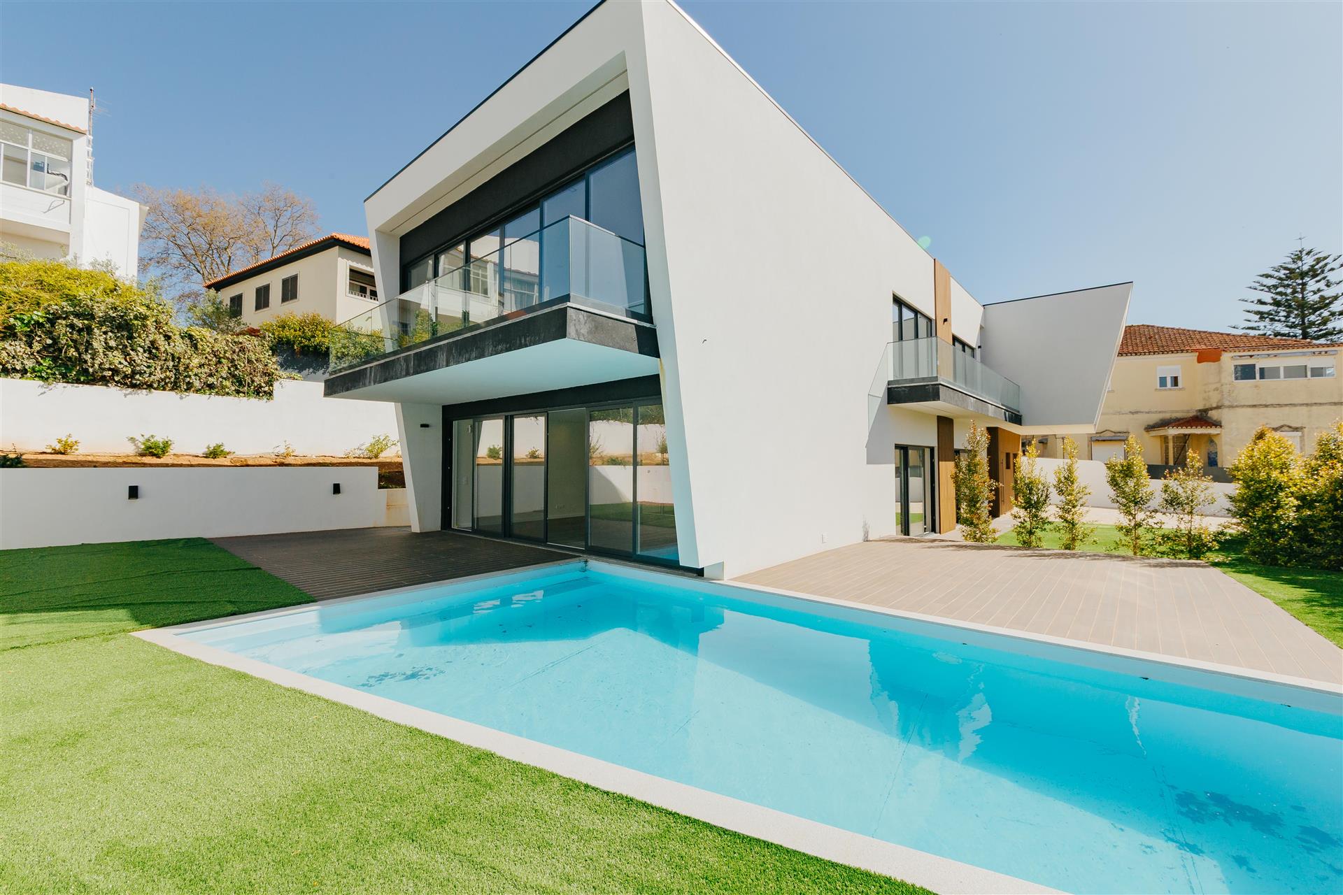  The House of Your Dreams in Parede – New, with Garden and Pool 