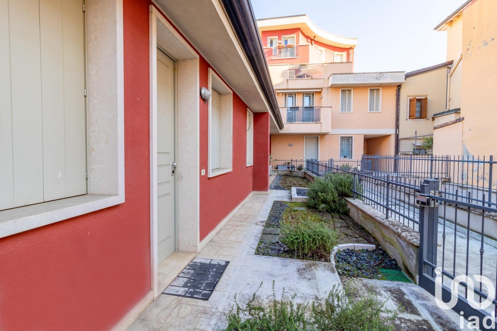 Sale Apartment 105 m² - 2 bedrooms - Verona