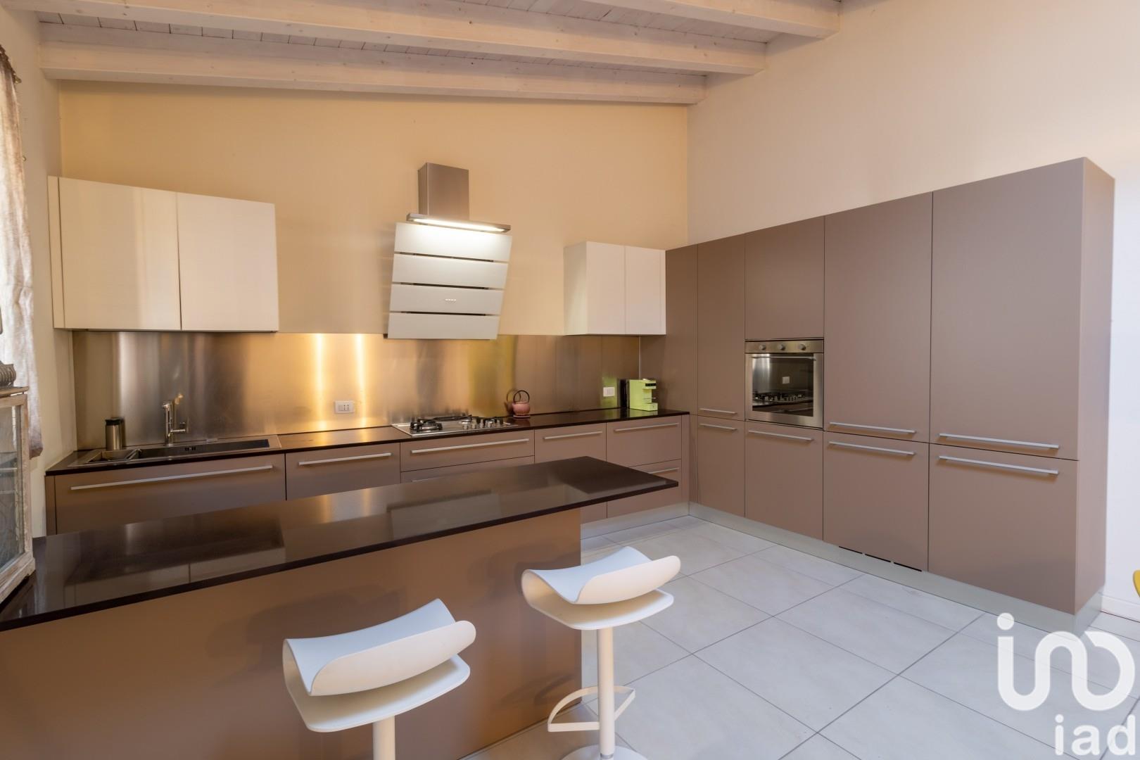 Sale Apartment 105 m² - 2 bedrooms - Verona