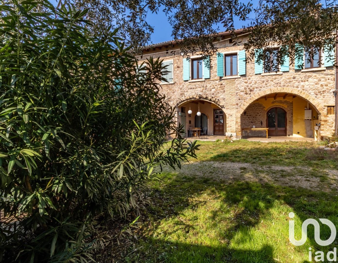 Sale Detached house / Villa 220 m² - 4 bedrooms - Costermano sul Garda