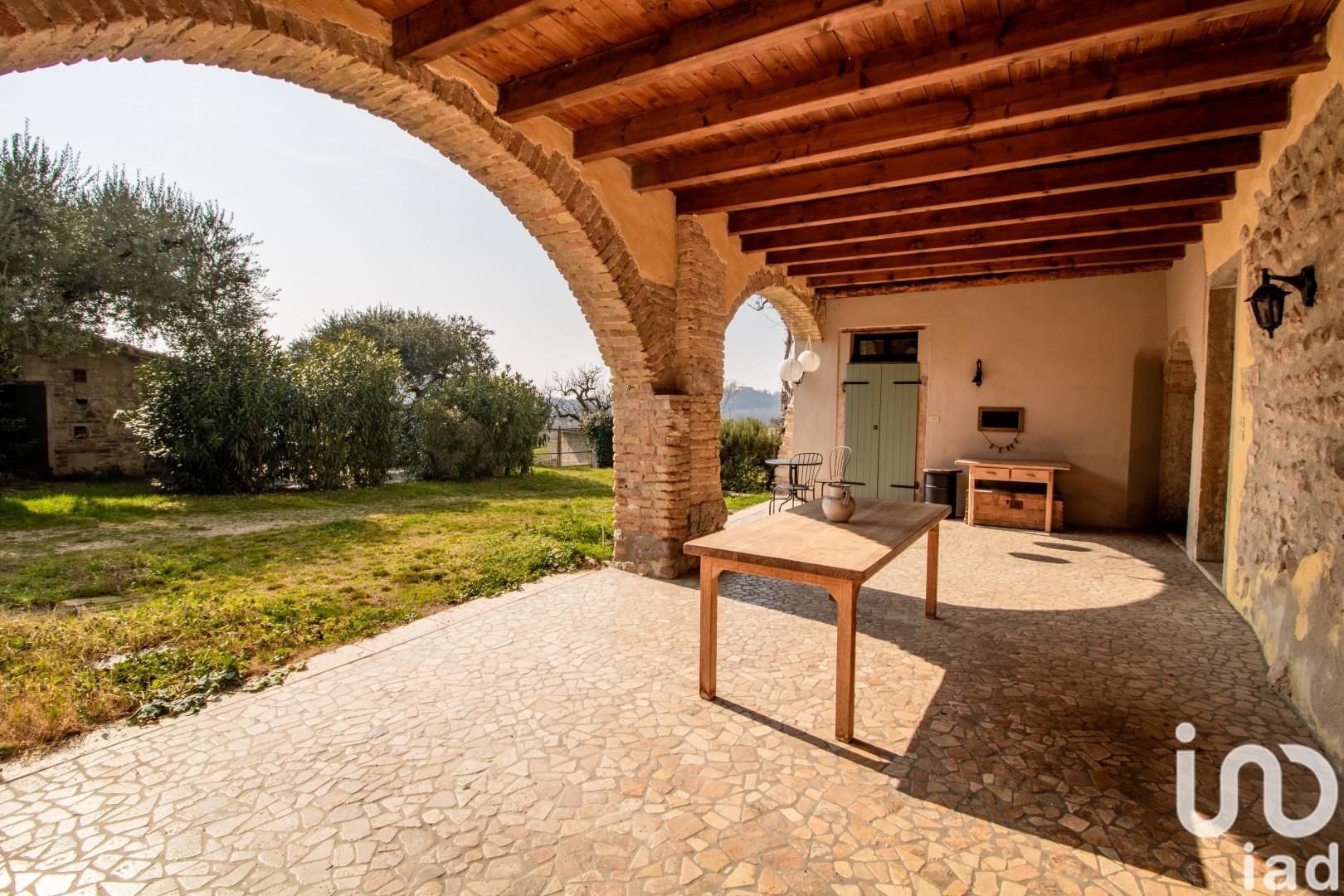 Sale Detached house / Villa 220 m² - 4 bedrooms - Costermano sul Garda