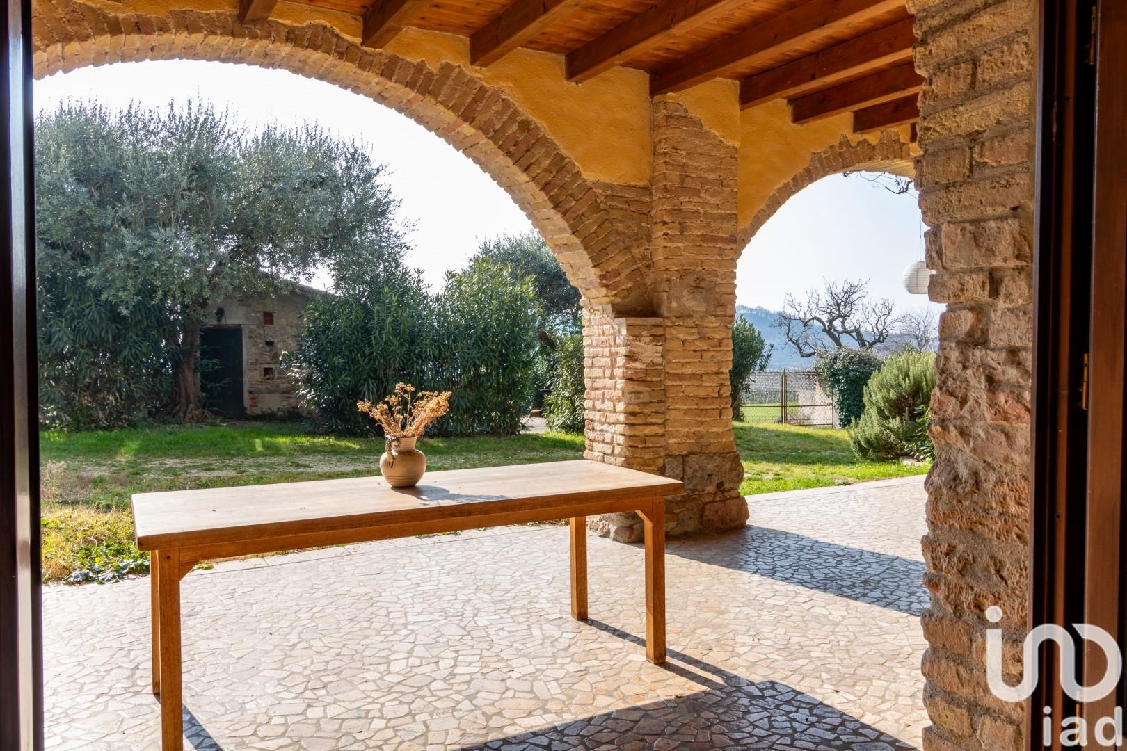 Sale Detached house / Villa 220 m² - 4 bedrooms - Costermano sul Garda